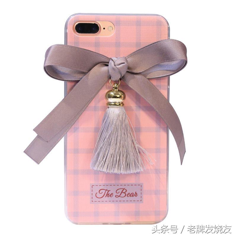 疯狂女果粉竟然每天换一款手机壳不重样