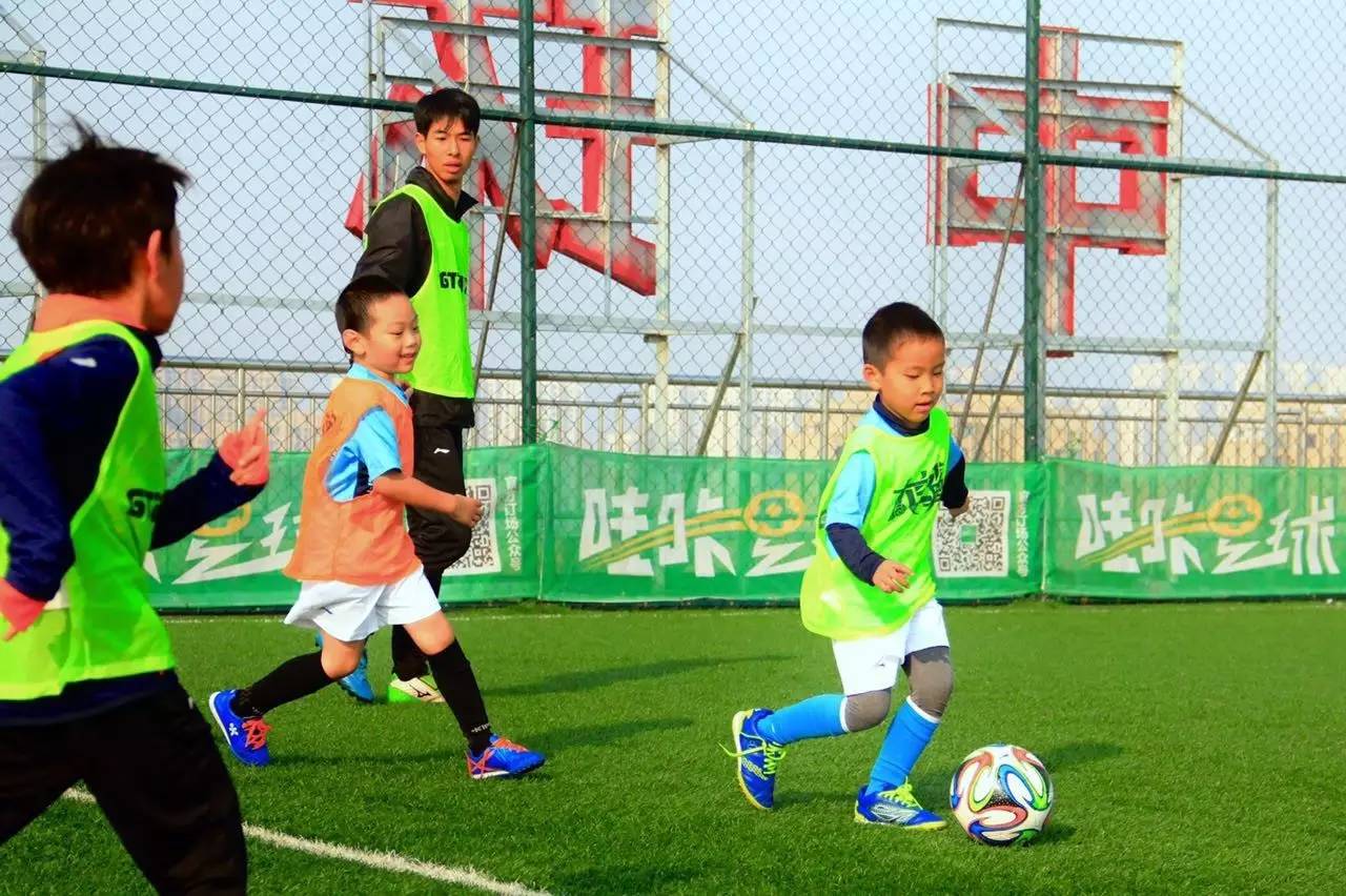 哇咔足球培训,哇咔星球青训营
