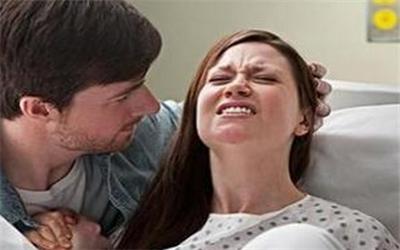 为啥好多孕妇都选择剖腹产,现在的孕妇为什么都选择剖腹产