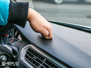 爱丽舍新款和老款对比,10款爱丽舍对比全新爱丽舍