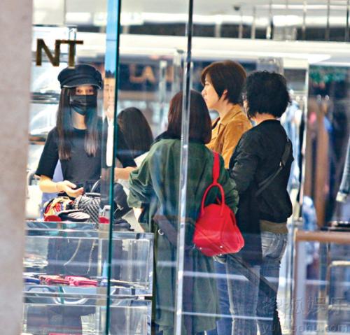 baby哪年生的小海绵,angelababy生小海绵是顺产吗