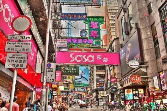 香港新春年货市场红火,这些年货卖爆了购买主力竟是90后