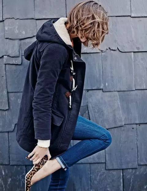 你和女主角之间只差一套韩系大衣,鬼怪同款牛角扣连帽大衣穿搭