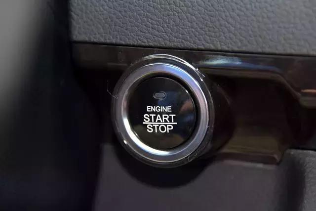 这中型车顶配12万，标配无钥匙套件，但公子都不开难怪销量几百