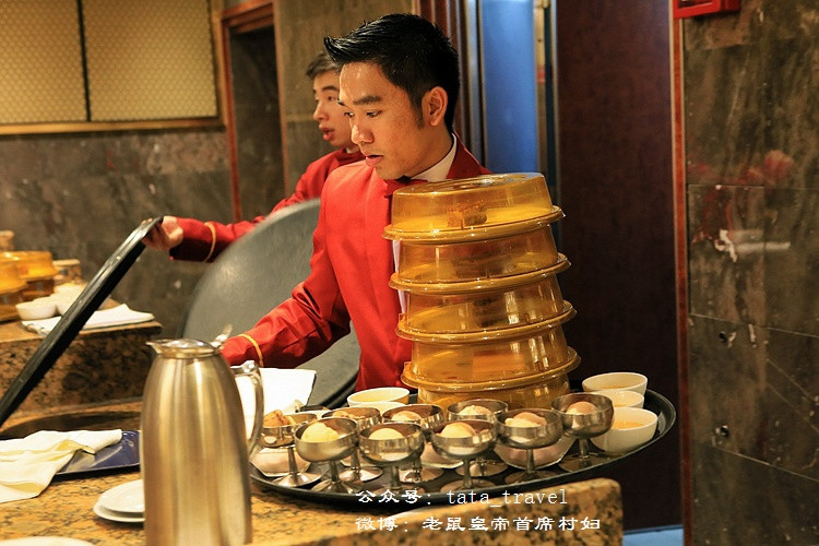 92老正太畅游世界精力充沛意气风发不输90后