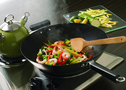 新买的铁锅怎么去锈效果最好,新手应该买什么铁锅不会生锈