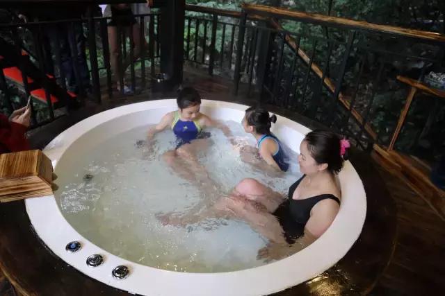 惊！艳！清远这片森林惊现空中吊屋！来过你再也不想回家