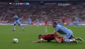 c罗是不是最搞笑的足球巨星,c罗足球场上搞笑瞬间