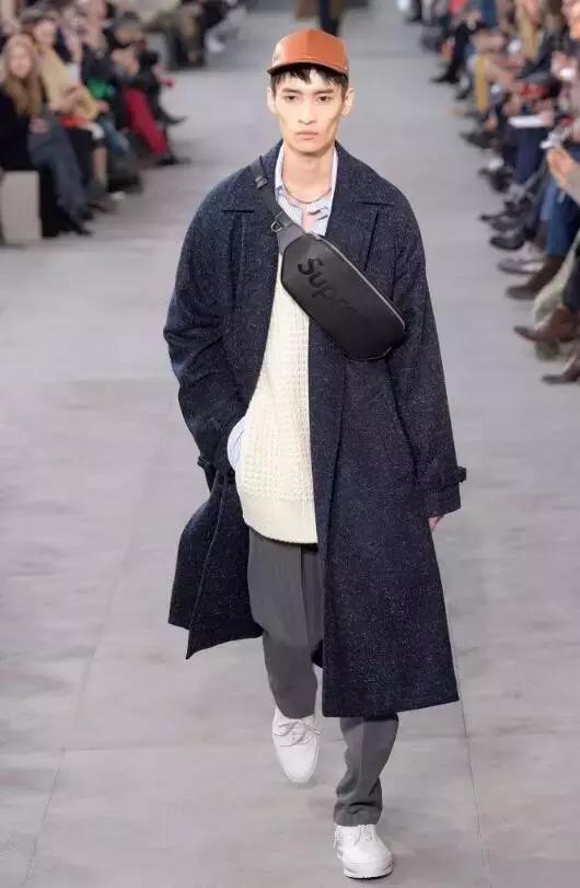 lv x supreme联名红色卫衣 (lv和supreme联名牛仔外套)