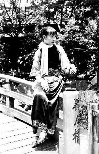 差得远了，为何非得认为《色戒》王佳芝原型是郑苹如？