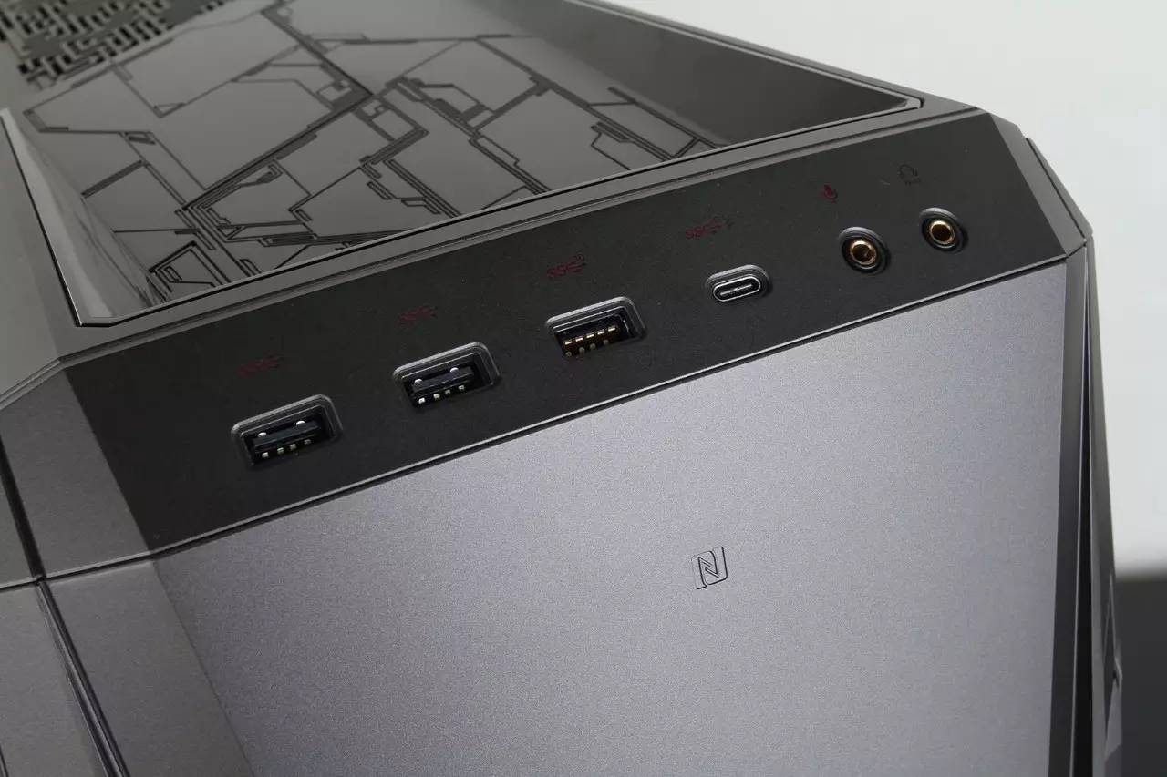 「评测」售价堪比真车ROG玩家国度GT51CA“超跑”台式PC