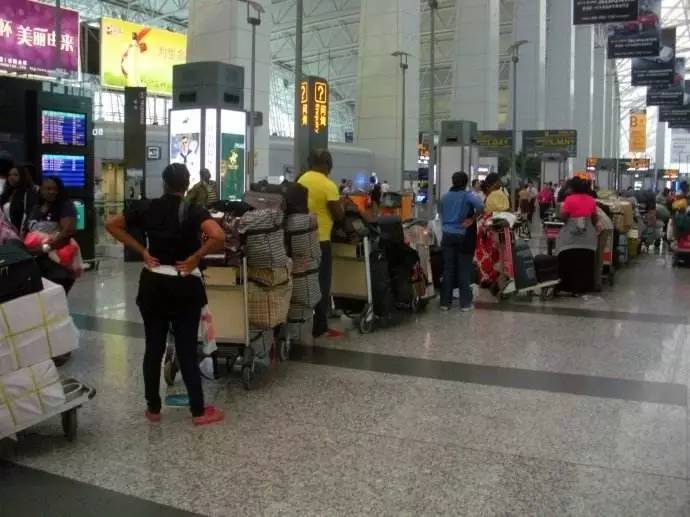 辣妈带娃出门必备清单,辣妈每天都想给宝贝打扮的美美哒