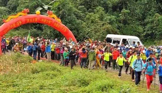 别再说你会玩了，看过他们后，估计你就默默去面壁了……