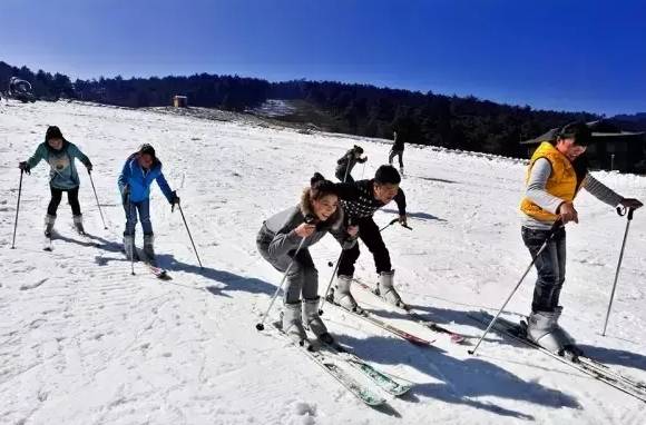 过年不想去人太多地方玩,过年不想呆在家里面
