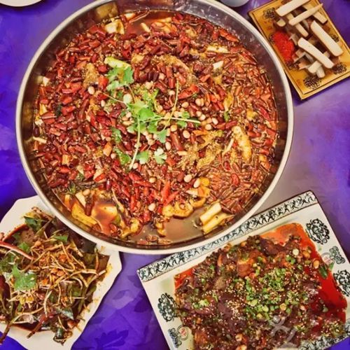 品尝山城美食,品山城小面