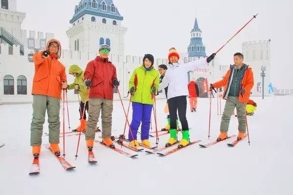 哈尔滨冬天免费玩雪的地方,哈尔滨冰雪旅游春节