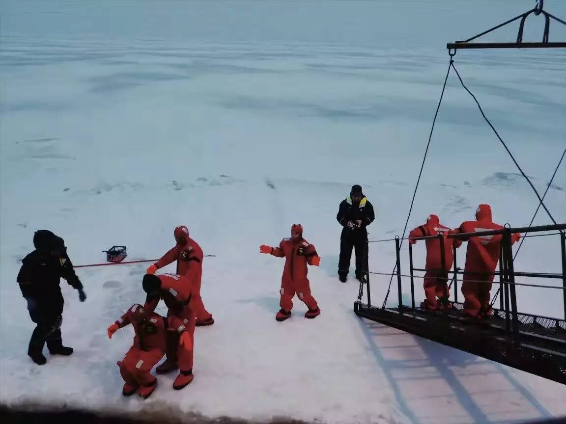 世界尽头的那个小镇 住着 35 人︱寿小姐