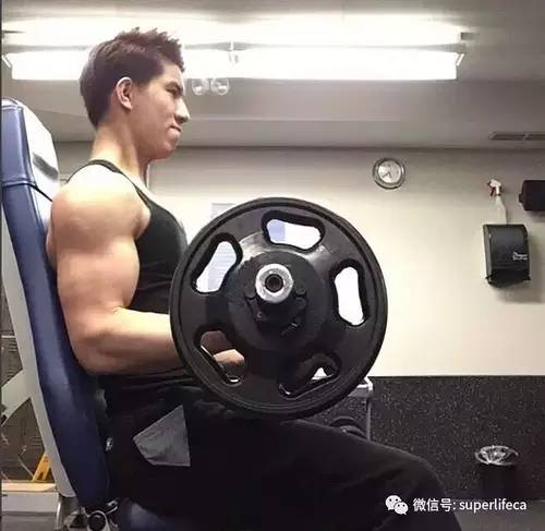 19岁留学生被打致死,19岁中国女留学生被国外男友杀害