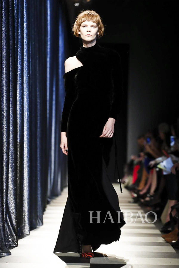 浪漫与柔媚的无限延伸！Monse2017秋冬女装秀，海报网带你亲临2017秋冬纽约时装周