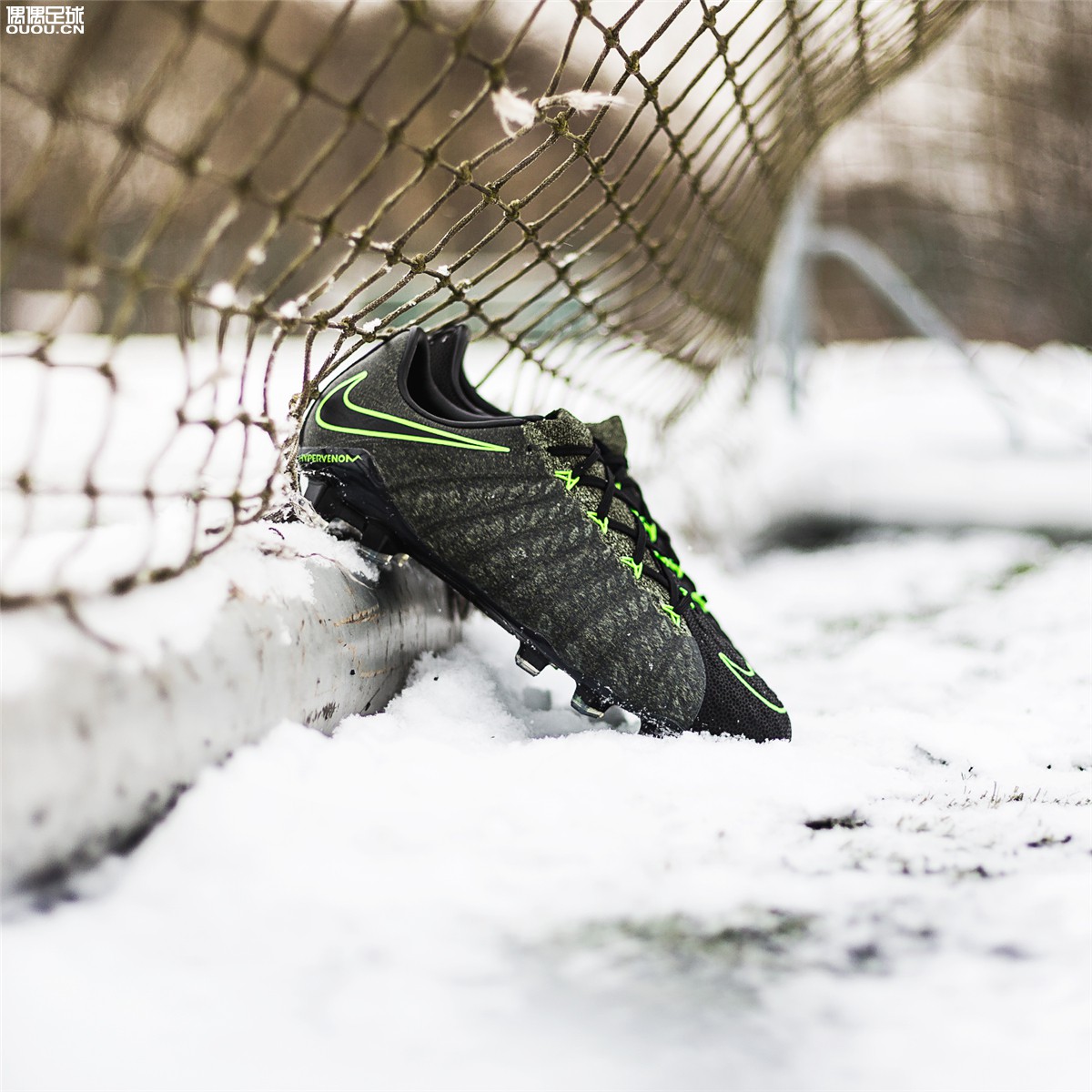 耐克发布毒锋IIITechCraft袋鼠皮版本足球鞋