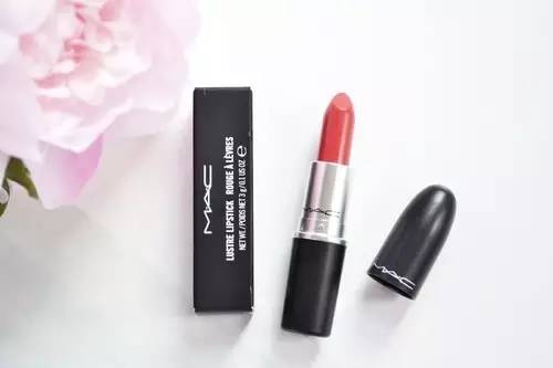 杭州-3℃，西湖边却开出了10000朵鲜花墙，只为让你度过一个史上最最少女心的情人节……