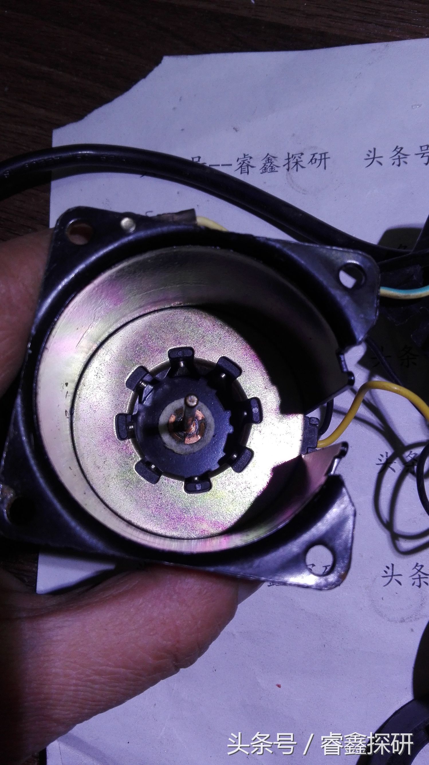 爪极式永磁同步电动机如何接电容,爪极式永磁同步电动机维修视频