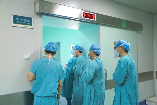 镜头见证生命重启之旅，纪录医者仁心，许昌外科医生的新年故事