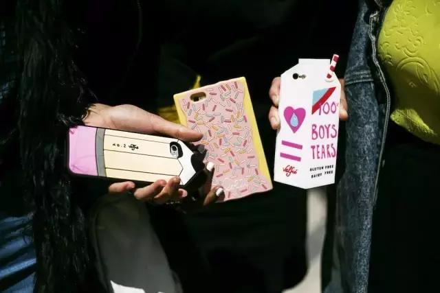 刘亦菲孙俪同款帽子,杨幂孙俪同款卫衣