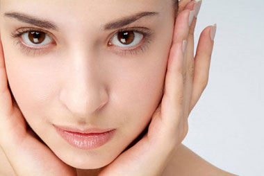 为什么额头开始有皱纹了,为什么额头上突然长了干纹