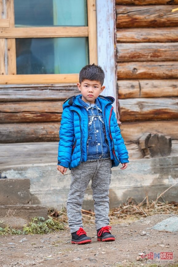 盘点幼年丑哭长大逆袭的星二代们！李小璐女儿最美张庭女儿没救了