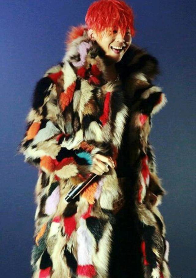 黑貂权志龙,权志龙穿黑貂演唱会