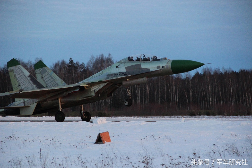 俄罗斯米格27和苏30对战,俄罗斯打造苏30战斗机