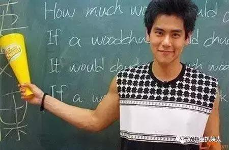 郭德纲撞衫王源视频,郭德纲和林志颖的撞衫