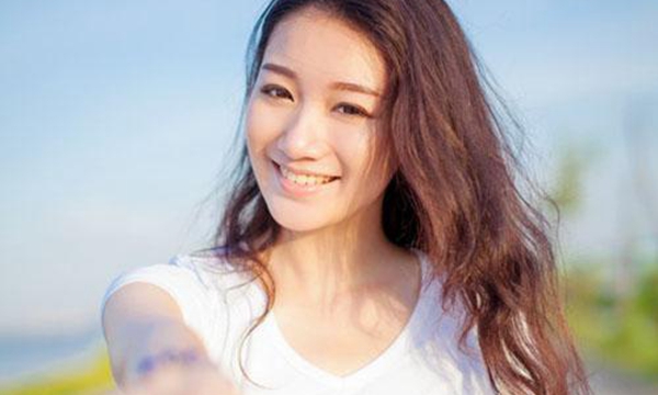 洁芙泉水润丝滑妆前隔离霜,新手使用隔离霜底妆教程