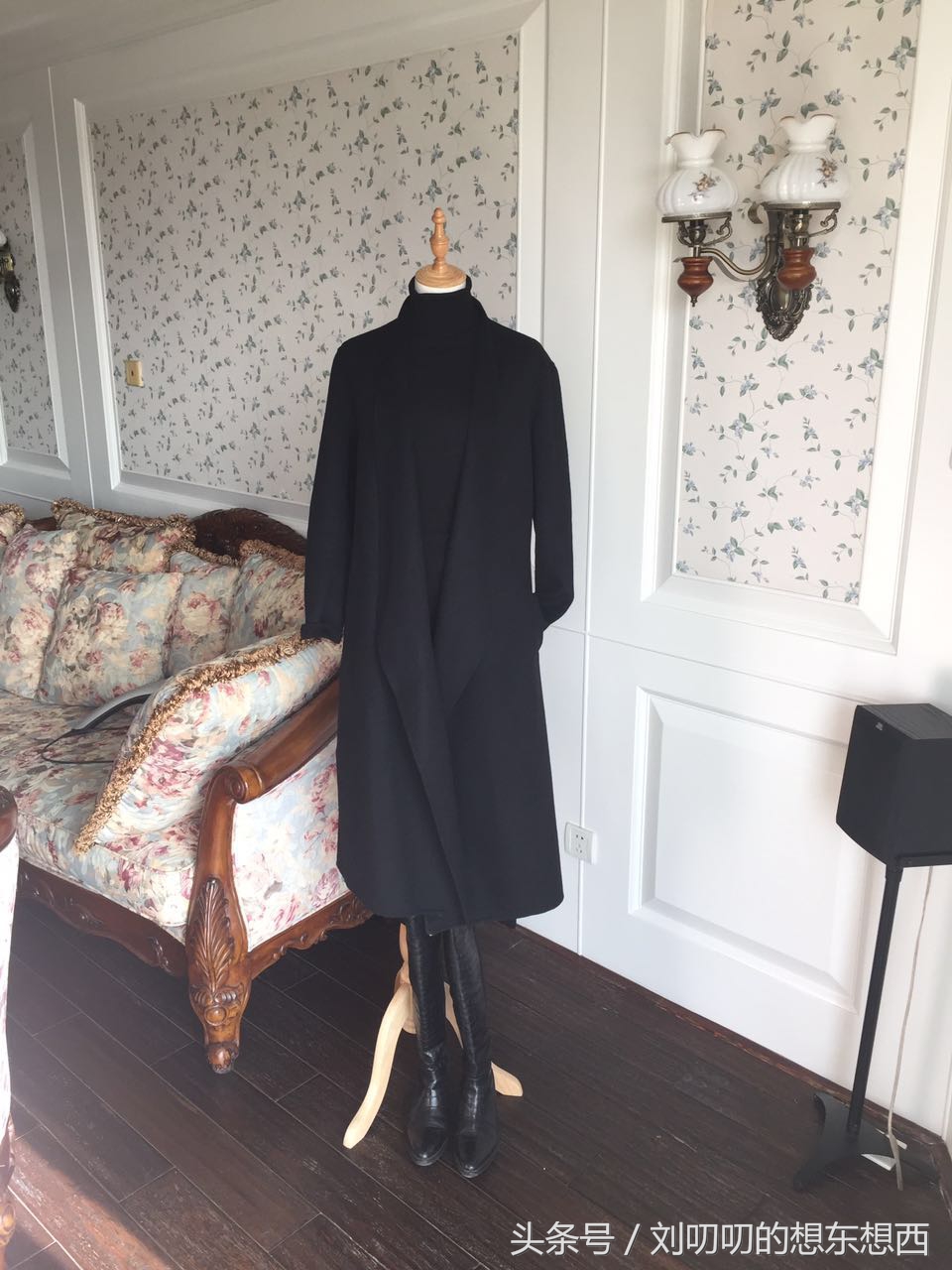 一身黑需要提点亮-一日一Look之黑配白五