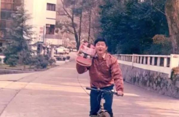 三流大学毕业逆袭成上市CEO，难怪他3个月能减40斤！