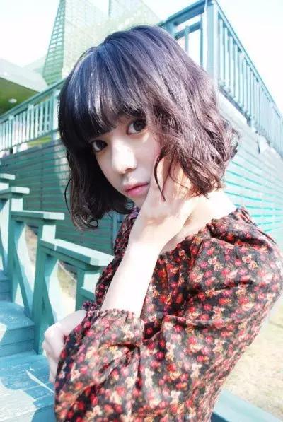 发型怎样打理不显秃头,发型快速打理教程