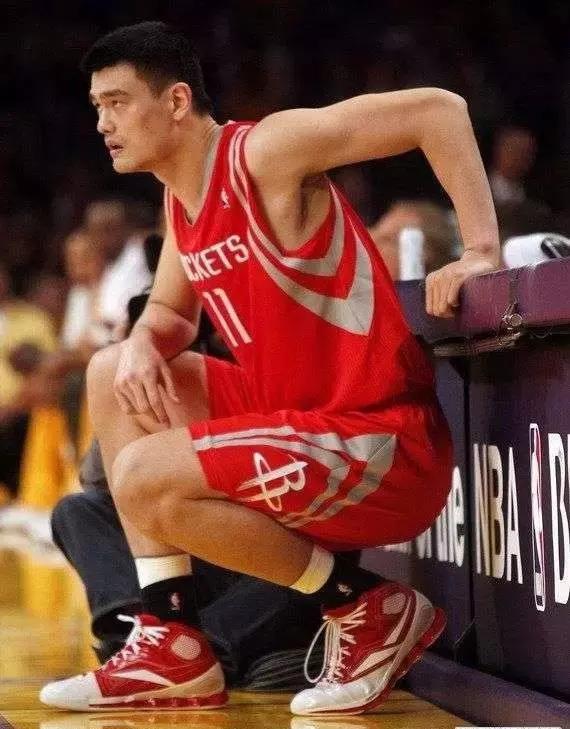 姚明在职业生涯穿过哪些球鞋,姚明球鞋回顾