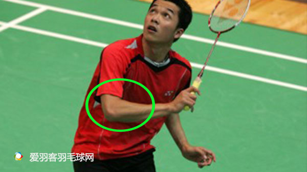 熊国宝羽毛球正确挥拍动作,羽毛球反手鞭打慢动作熊国宝