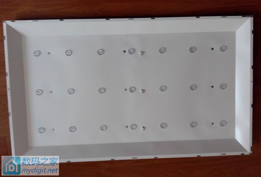 先锋32寸电视背光板维修,先锋电视32寸怎么拆屏幕
