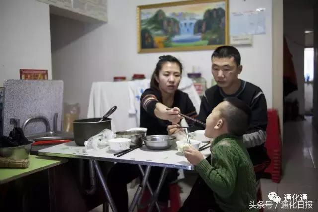 山城小巷红豆飘香｜“豆包西施”小萍的一天