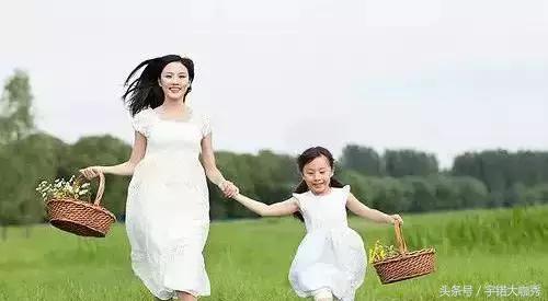 小孩怕见生人的原因,怎么样让孩子克服怕见生人