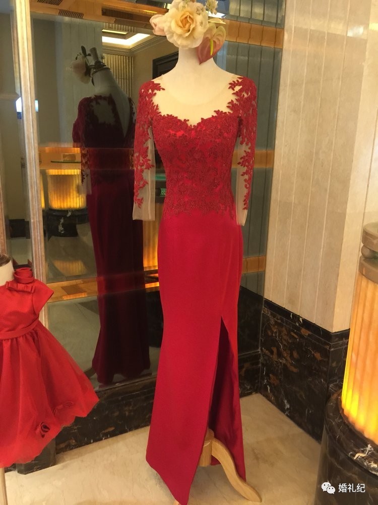 太瘦婚纱撑不起来?她们试完10家店,发现这3个款式最遮骨头