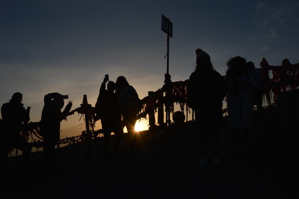 素人爬华山攻略,夜爬华山最实用攻略