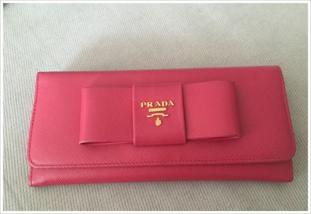 富家千金德法美加4国疯狂购物，只买了PRADA15只包，请网友们鉴定