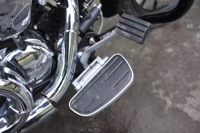 力帆最新款v缸250太子摩托车,力帆v缸250街车