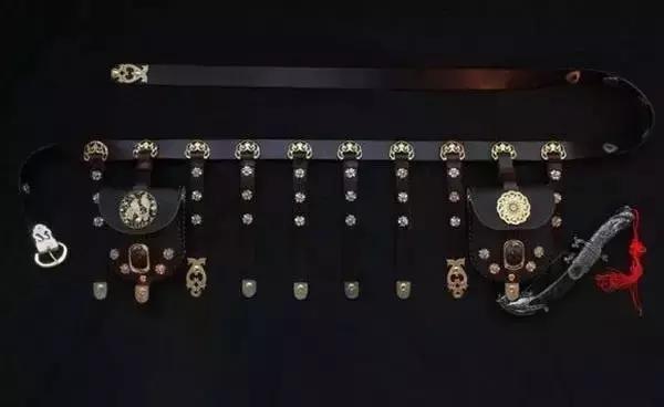 男人穿着的品味体现在哪里,男人的地位与品味