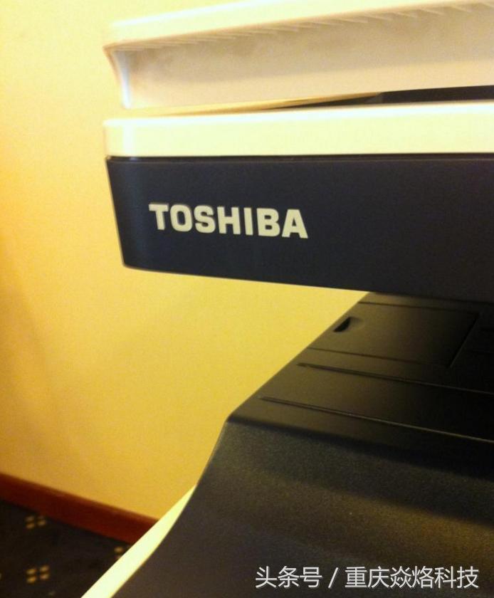 东芝复印机粉盒安装教程,东芝2006复印机补粉