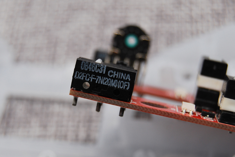 腹灵为什么总是断触,鼠标光磁微动对比欧姆龙