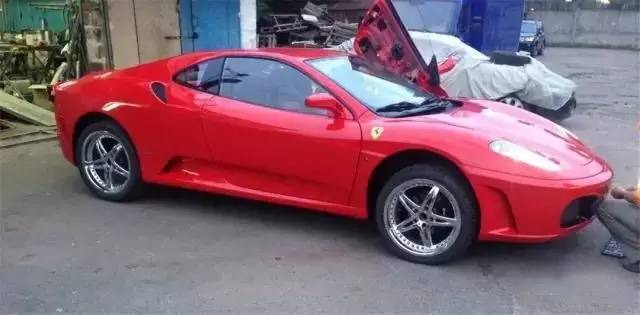 无敌了！穷小伙打烂标致406，改装成法拉利，*博兰**基尼